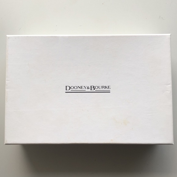 Like New! With Box! Dooney & Bourke Brown T’moro Wristlet - Picture 3 of 3